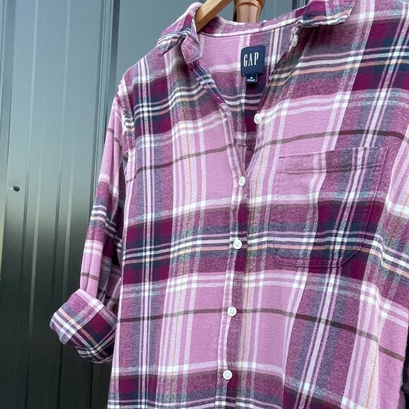 Women's GAP Medium Purple Plaid Long Sleeve Button Down Flannel Shirt - Picture 15 of 16